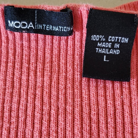 Coral Scoop-Neck Sweater - Picture 4 of 5